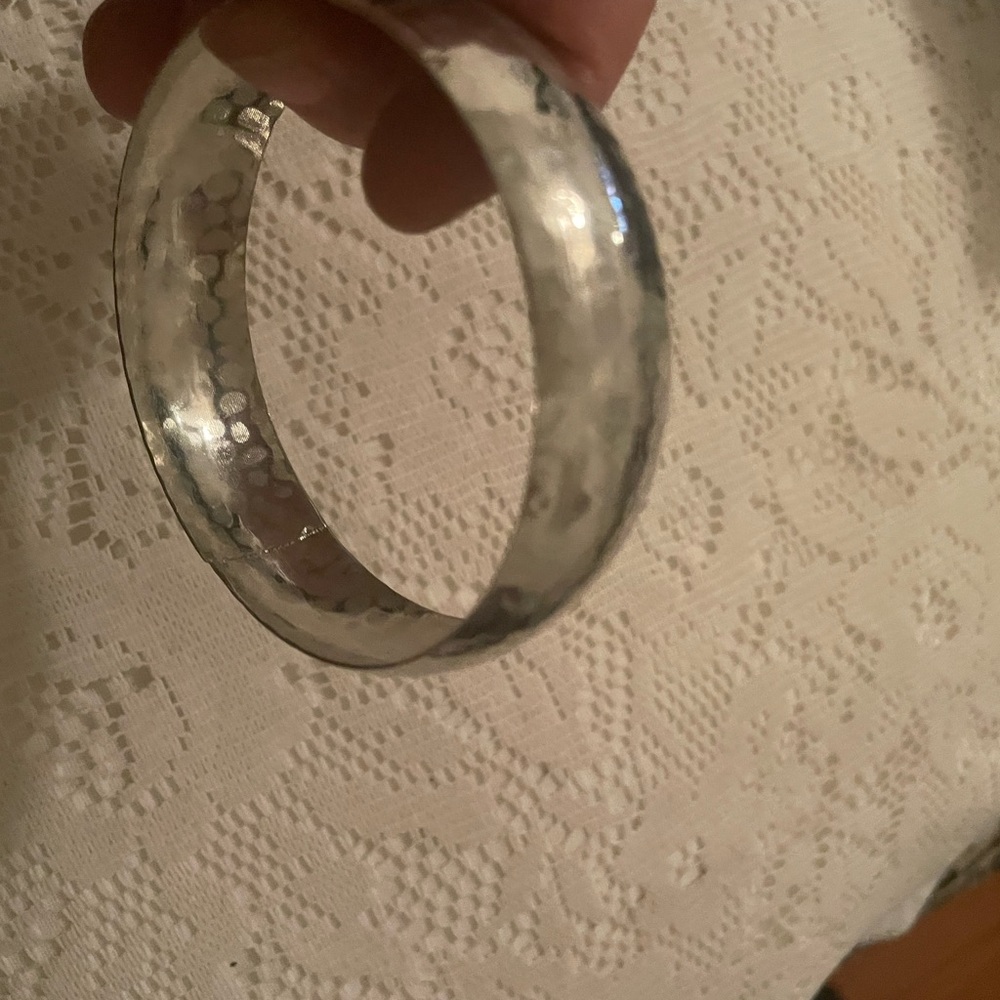 Bangle bracelet
